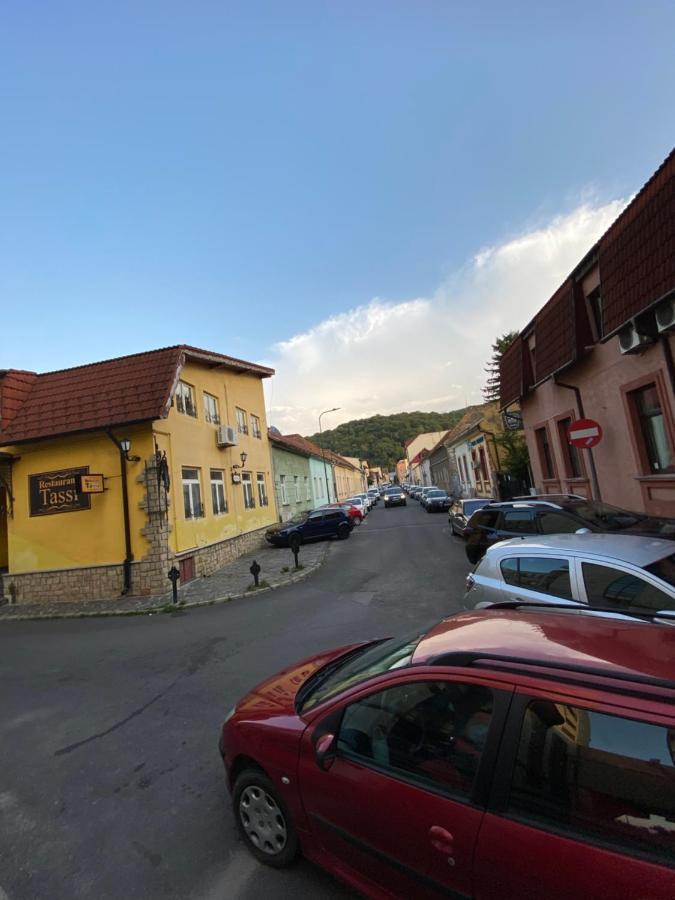 Casa Pino Hotel Brasov Bagian luar foto