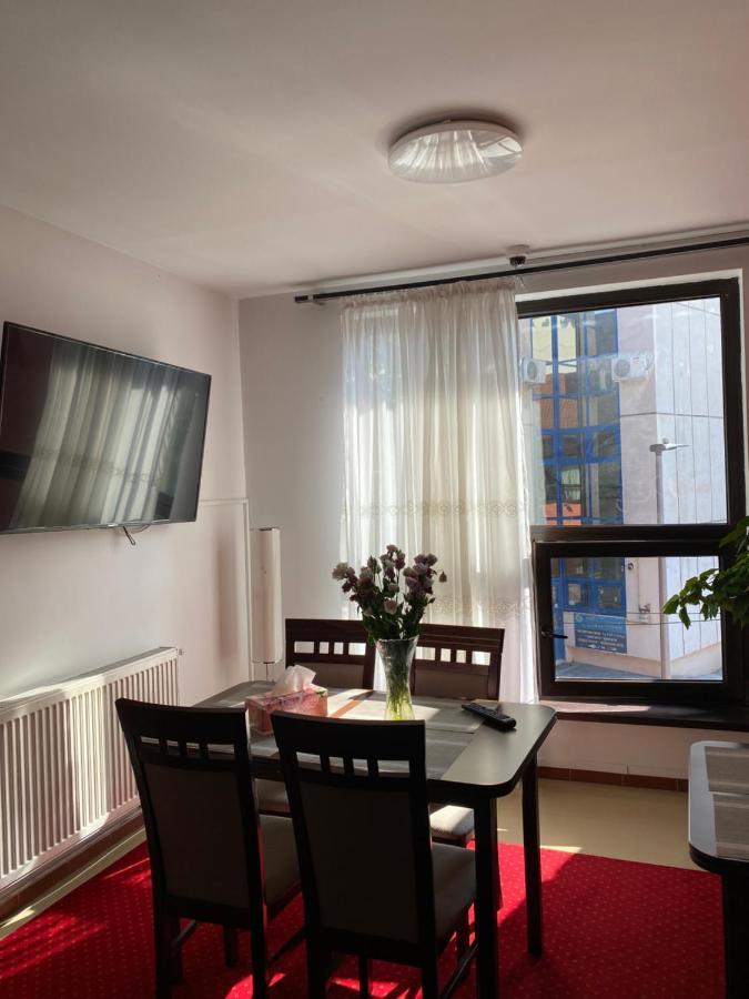 Casa Pino Hotel Brasov Bagian luar foto