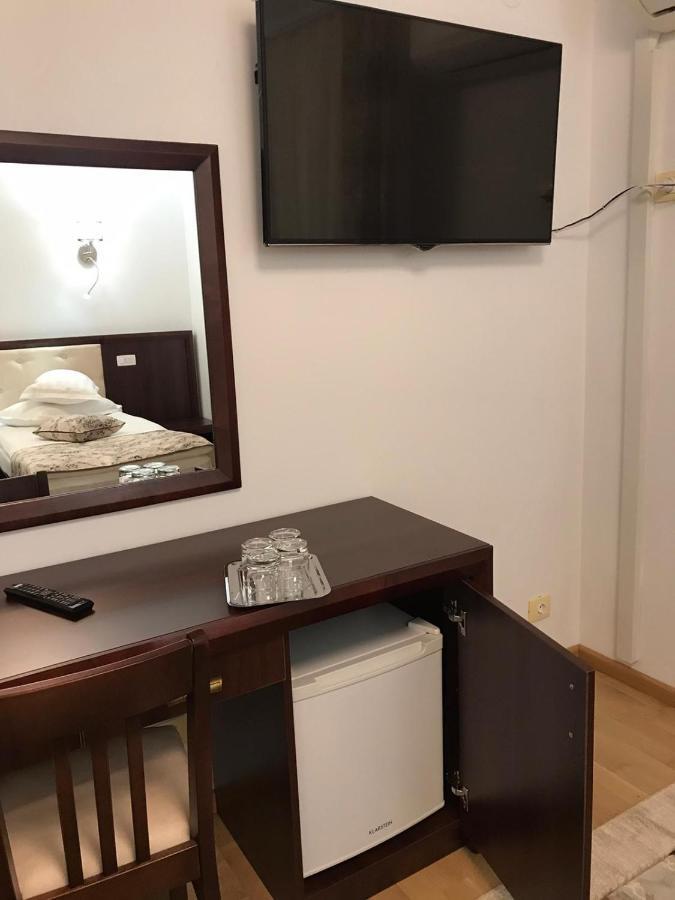 Casa Pino Hotel Brasov Bagian luar foto